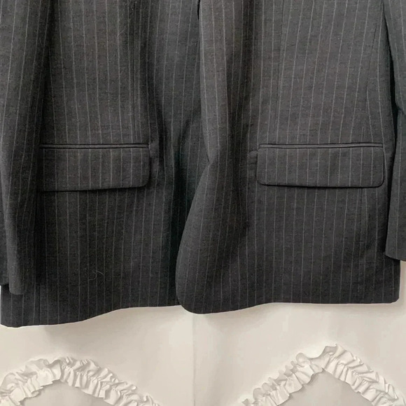 Men’s Joseph & Feiss Gray Pin Striped Suit Size  42 EUC - Picture 9 of 16
